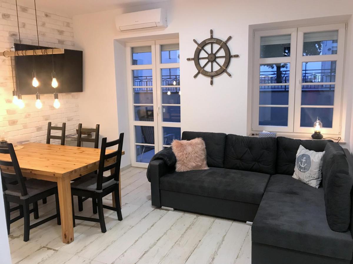 Apartamento Apartament "Pod Dwiema Sowami" Świnoujście Exterior foto